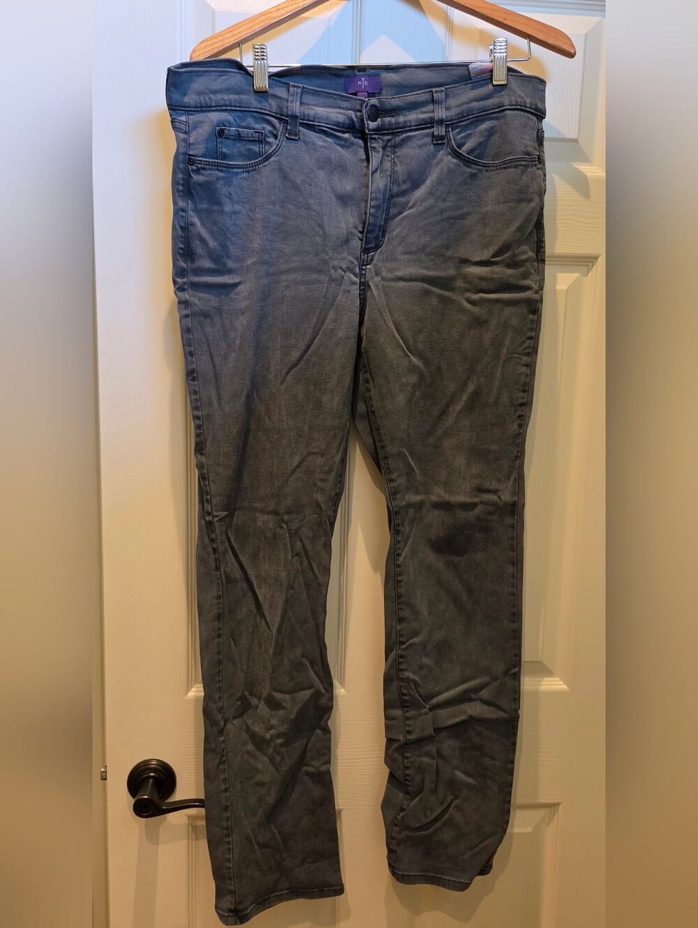NYDJ Straight-Leg Jeans in Faded Gray Wash
